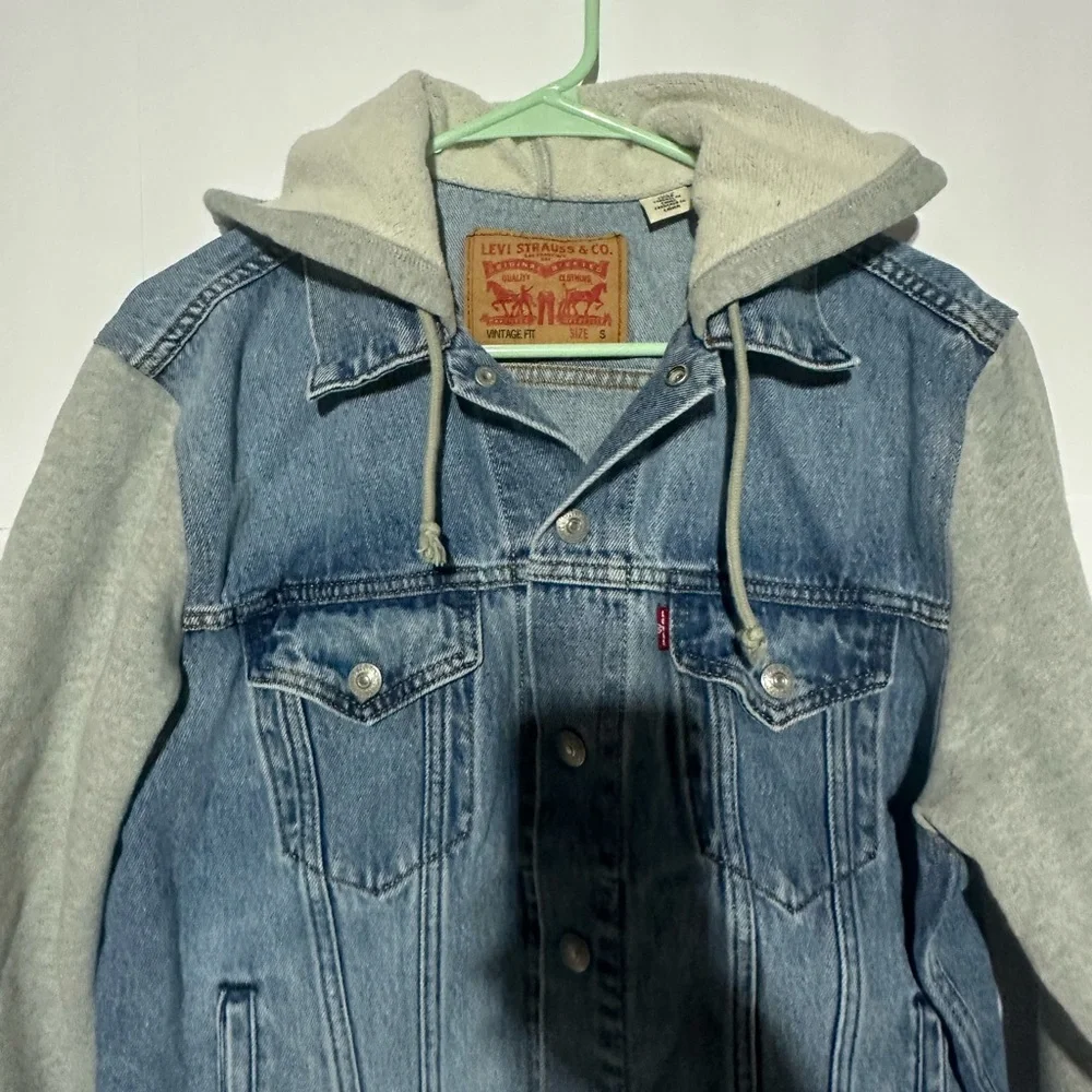 Levi's Hybrid Hoodie Vintage Fit Trucker Jacket - Picture 5 of 11